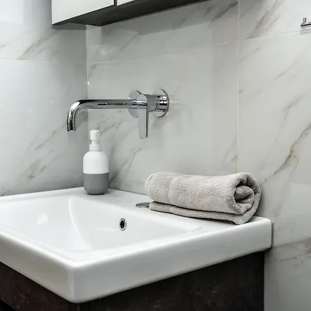 Magdalene's Premium * Ofrínion